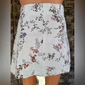 No Boundaries White Floral Cotton Stretch Mini Skirt | Size S (3–5)